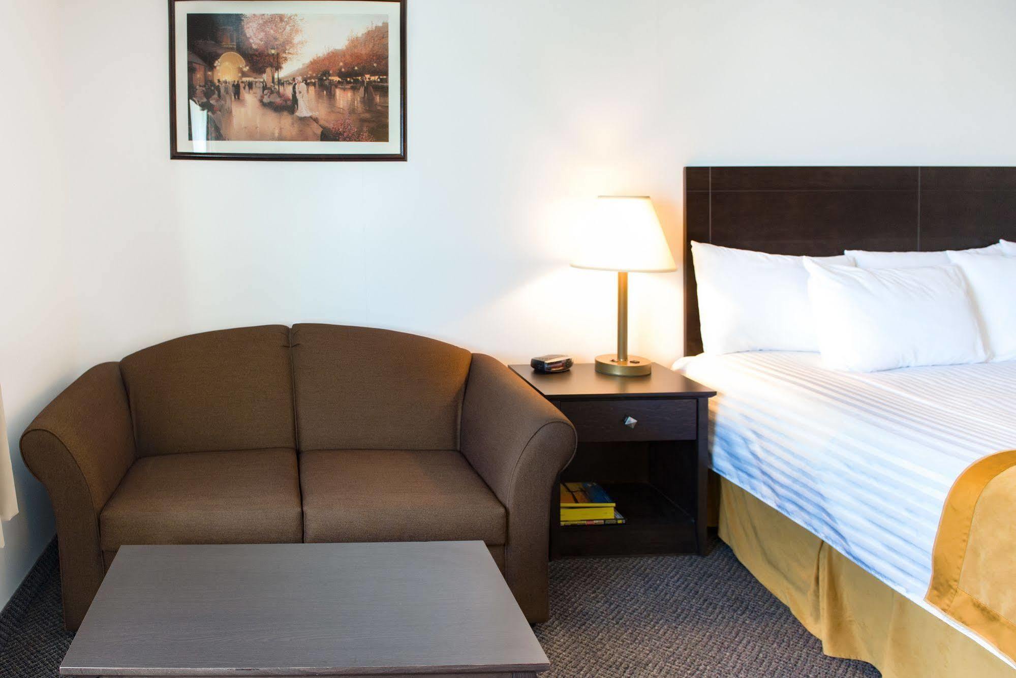 Howard Johnson By Wyndham Portage La Prairie Exterior foto